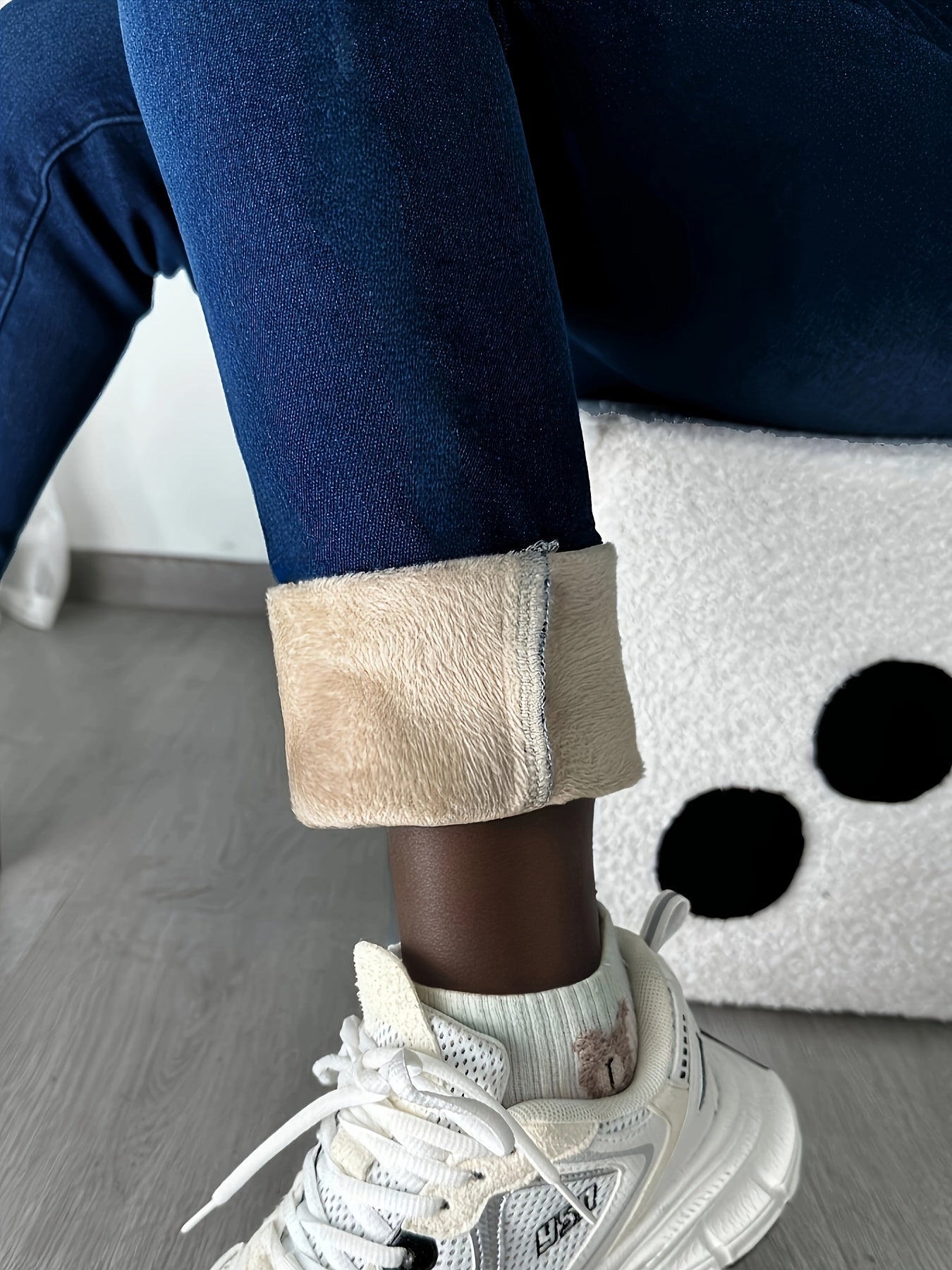 Black fleece-lined thermal jeans leggings with stretch for women