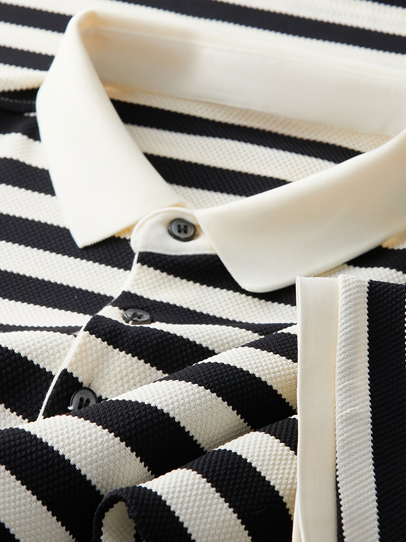 Men's polo shirt with maritime stripes – Classic casual style for everyday and leisure