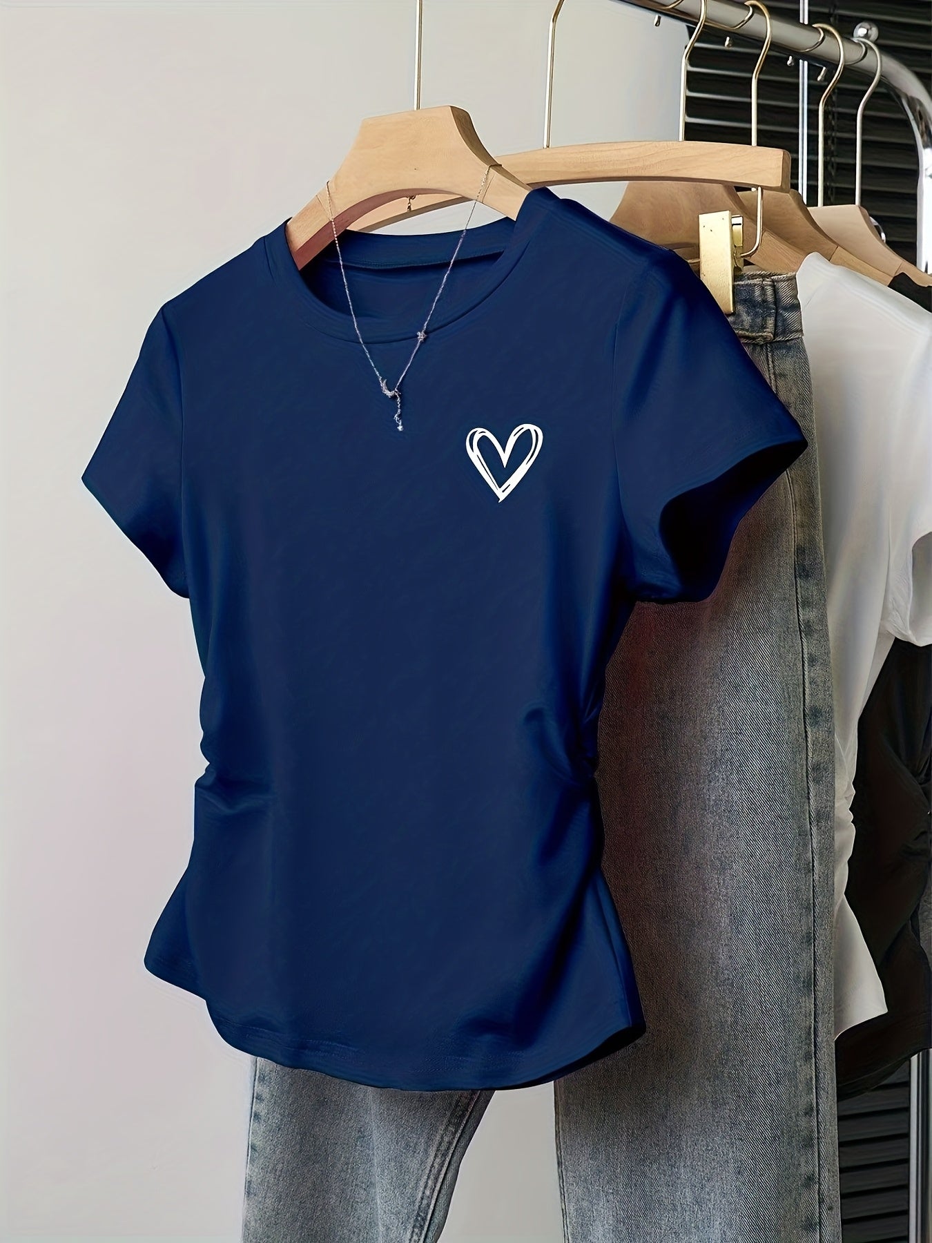 Women's T-shirt with Heart Print – Fashionable Summer Top, Fitted, Short Sleeve, Casual & Leisure Look