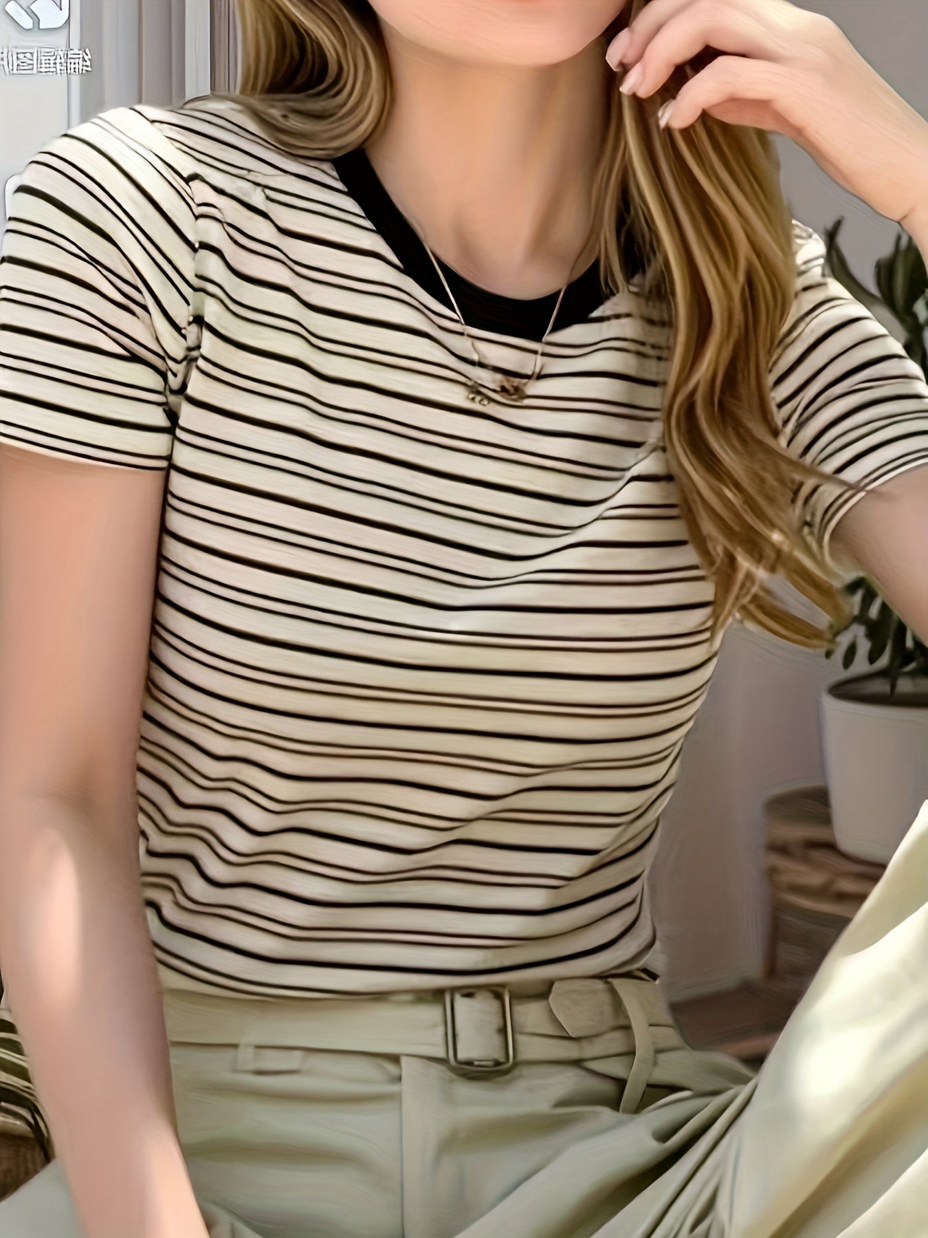 Women's Elegant Striped T-Shirt with Crew Neck – Perfect for Everyday and Office Wear
