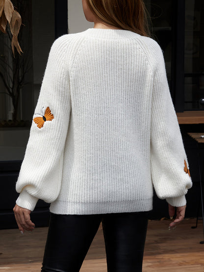 Women's knitted sweater with butterfly embroidery, crew neck, long sleeves