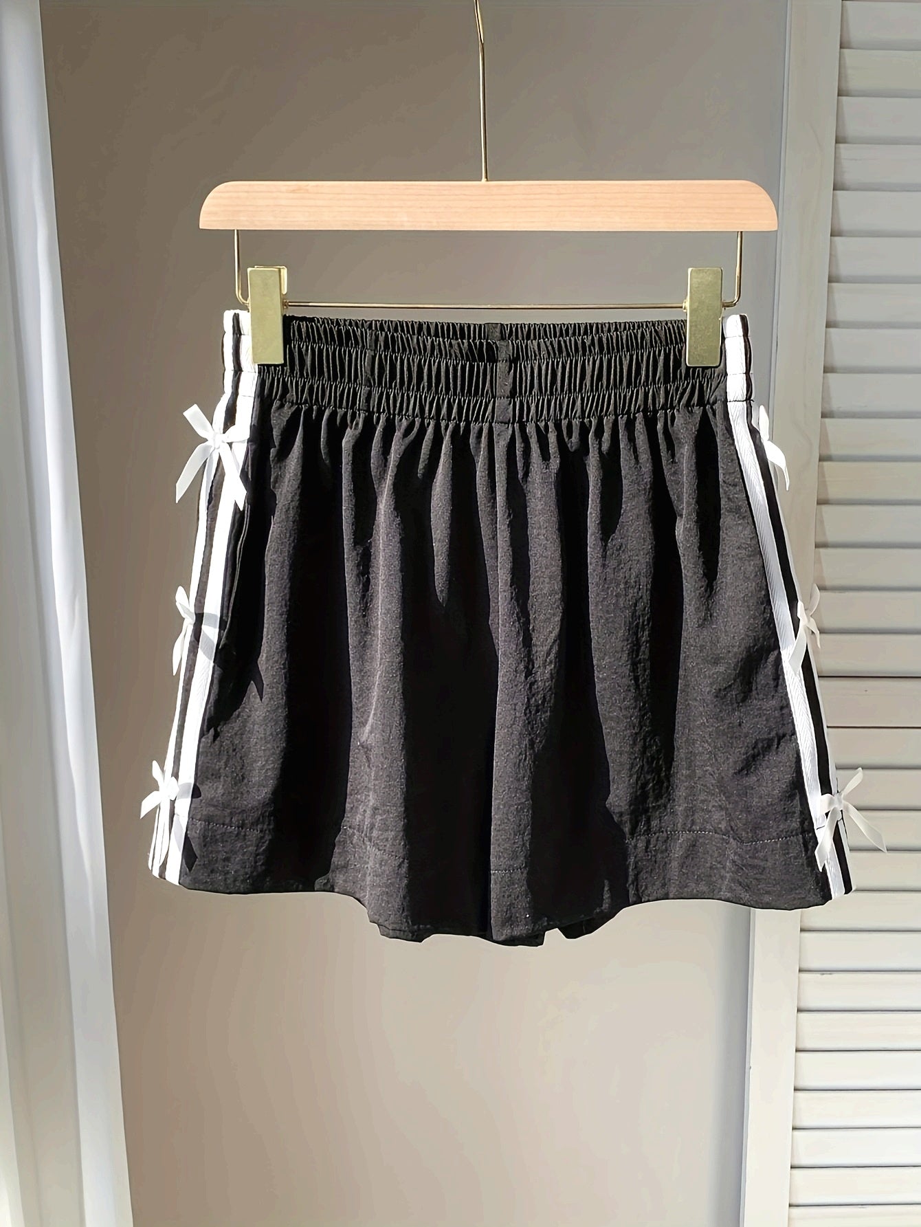 Women's casual shorts with bows and stripes for summer – regular fit, vacation style