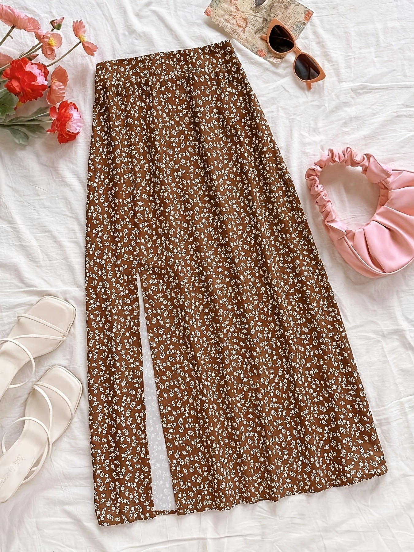 Women's midi skirt with floral pattern and slit – feminine A-line summer skirt for leisure & vacation