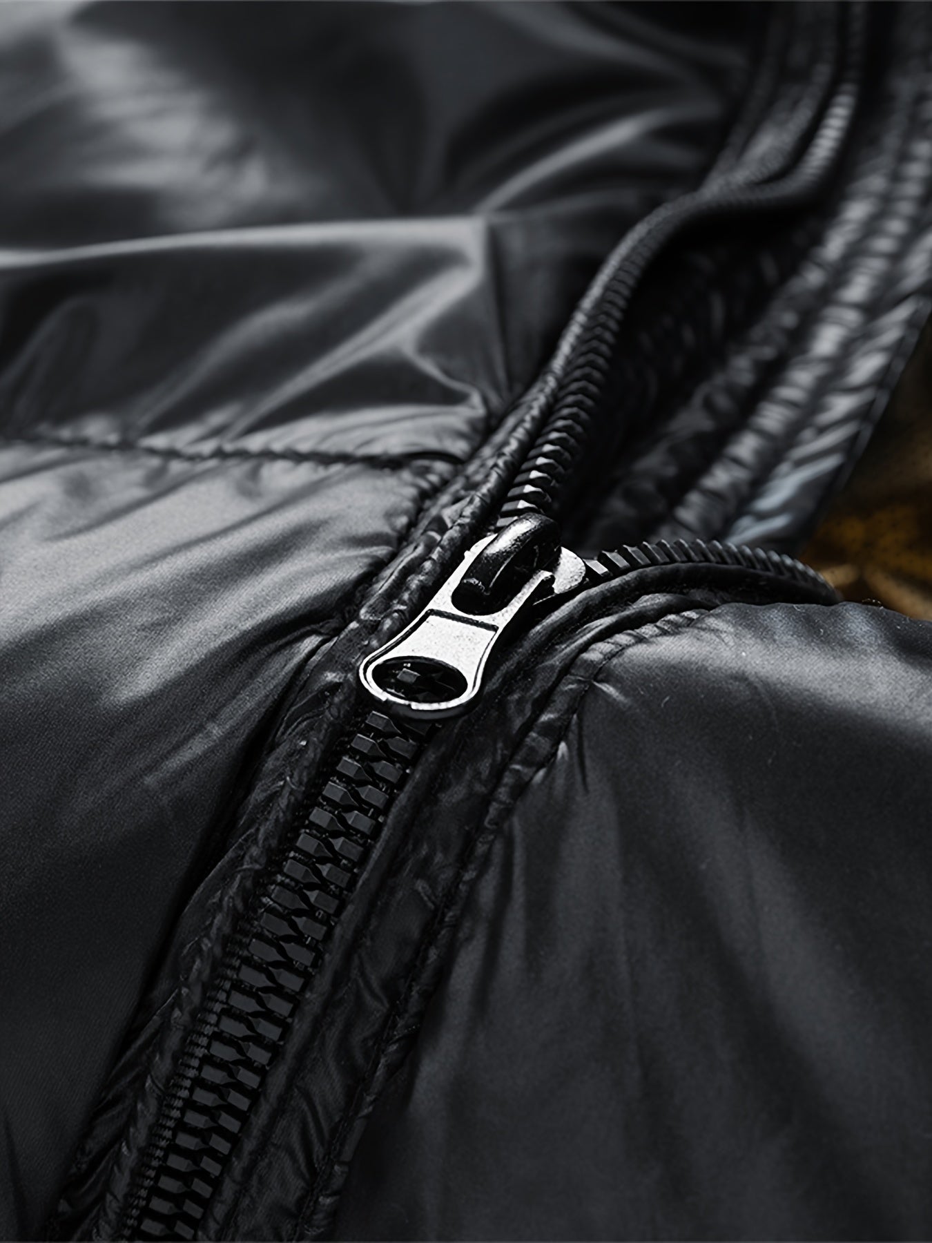 Herren Daunen-Steppjacke mit Kapuze für Outdoor und Alltag – Winterjacke im sportlichen Stil