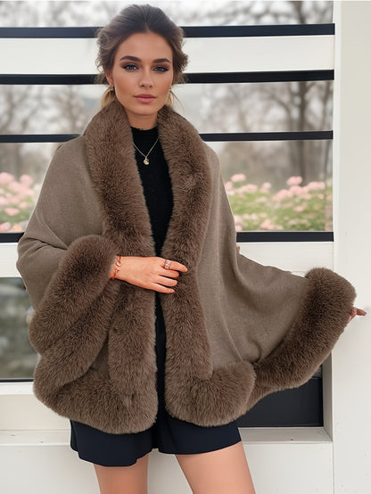 Women's cape with faux fur trim - Warm poncho design