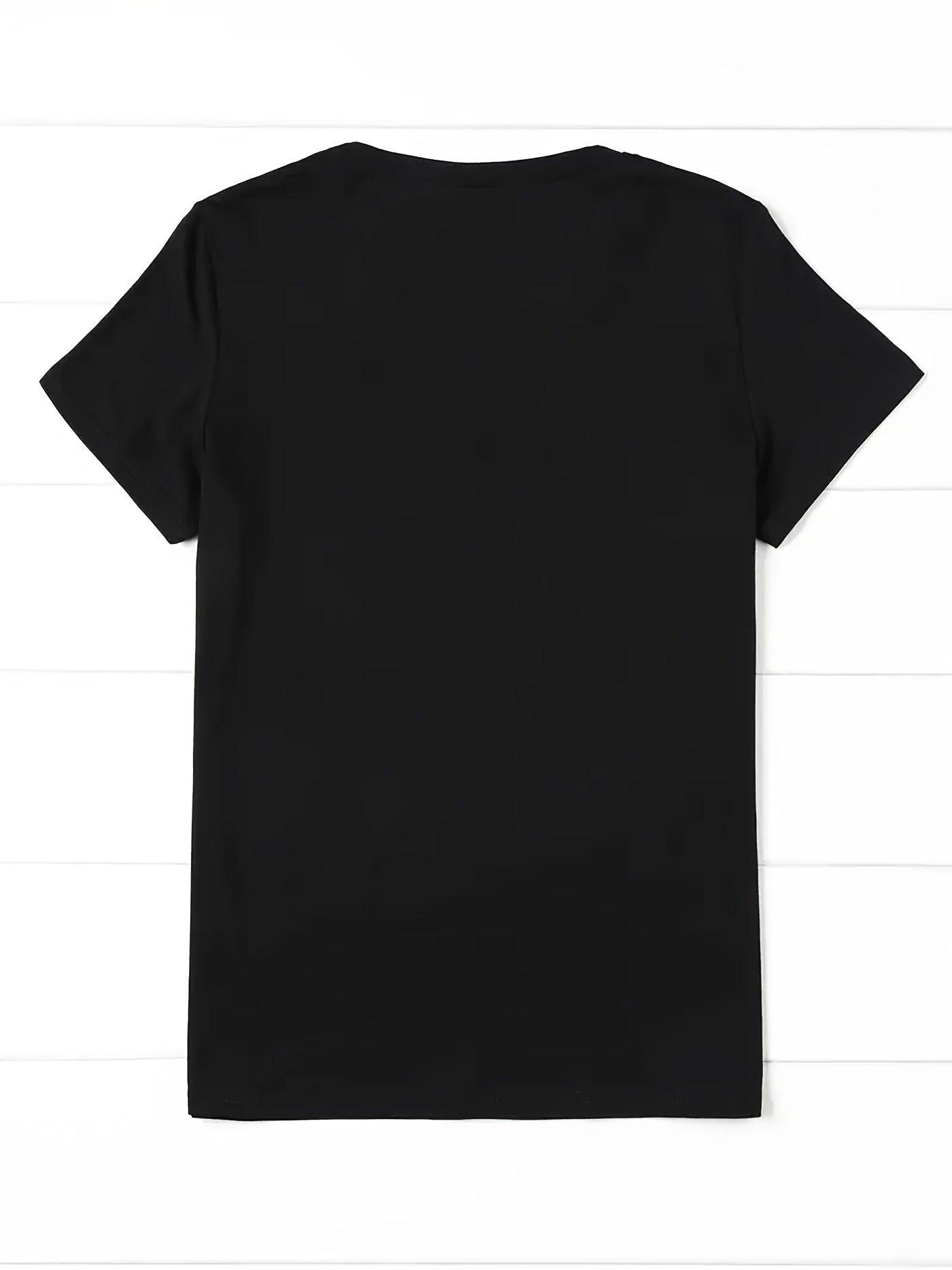 Women's T-Shirt with Heart Pattern – Trendy Casual Shirt for Summer and Everyday Wear