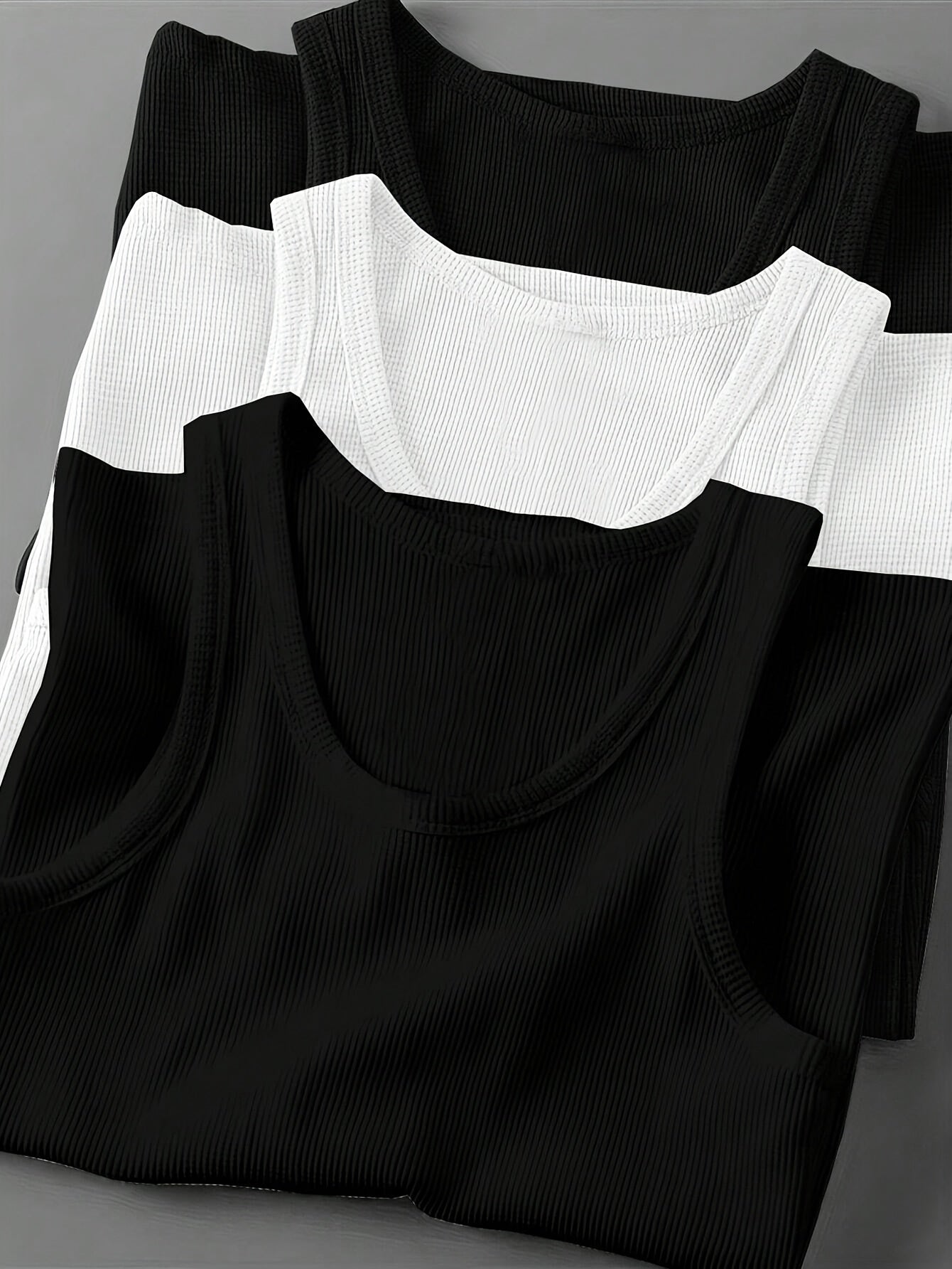 Men's Sporty Ribbed Tank Top – Modern Training and Casual Top