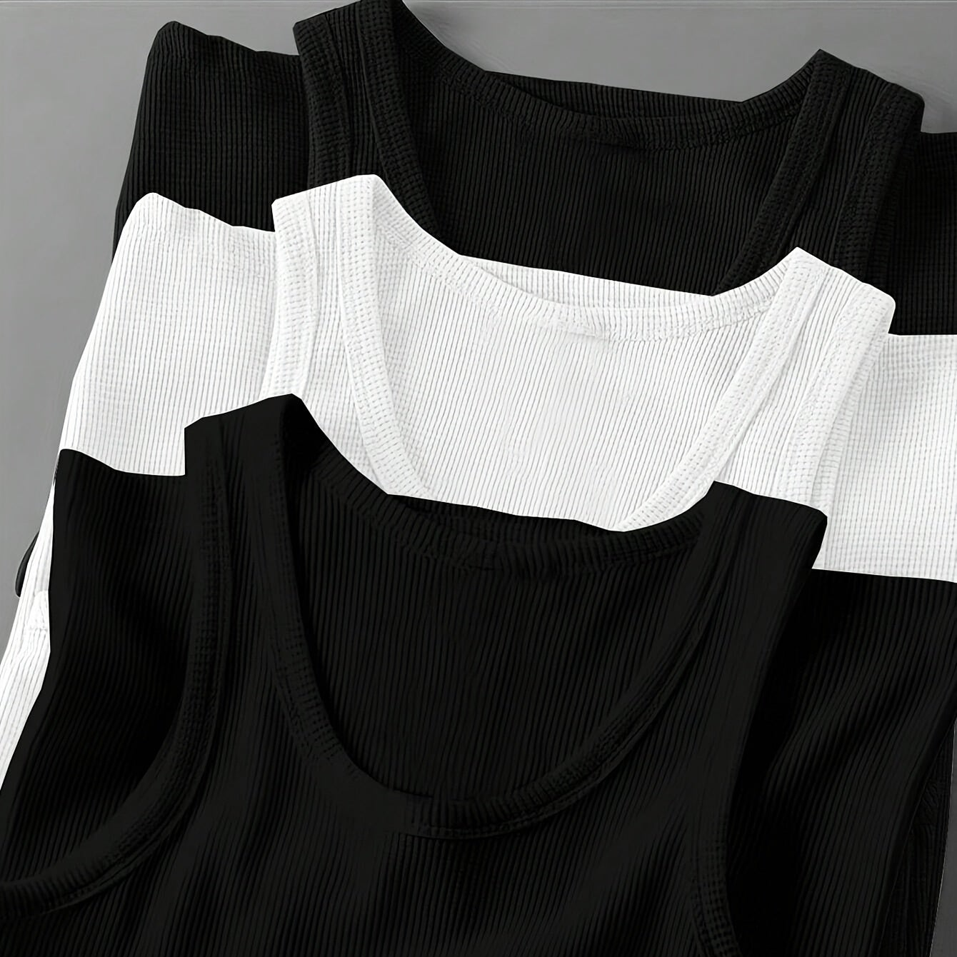 Men's Sporty Ribbed Tank Top – Modern Training and Casual Top