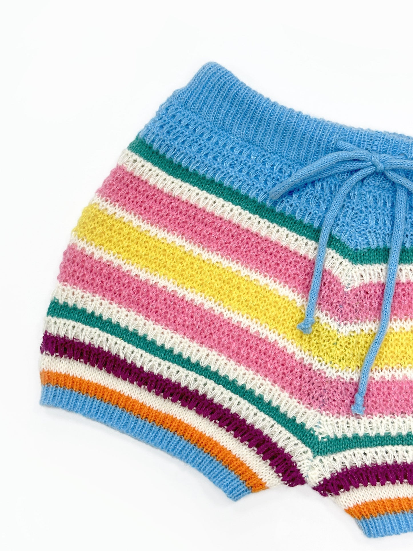 Damen Y2K Strick-Set mit Halterneck-Top und Shorts – Bunte Streifen, Sommer Freizeit Outfit
