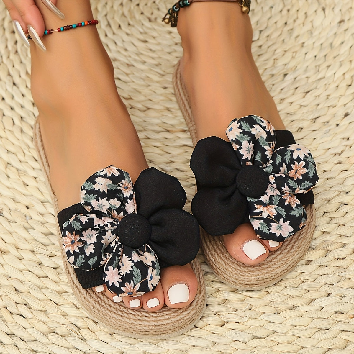 Women's summer slides with large floral bow – fashionable espadrille-style slides for leisure & vacation