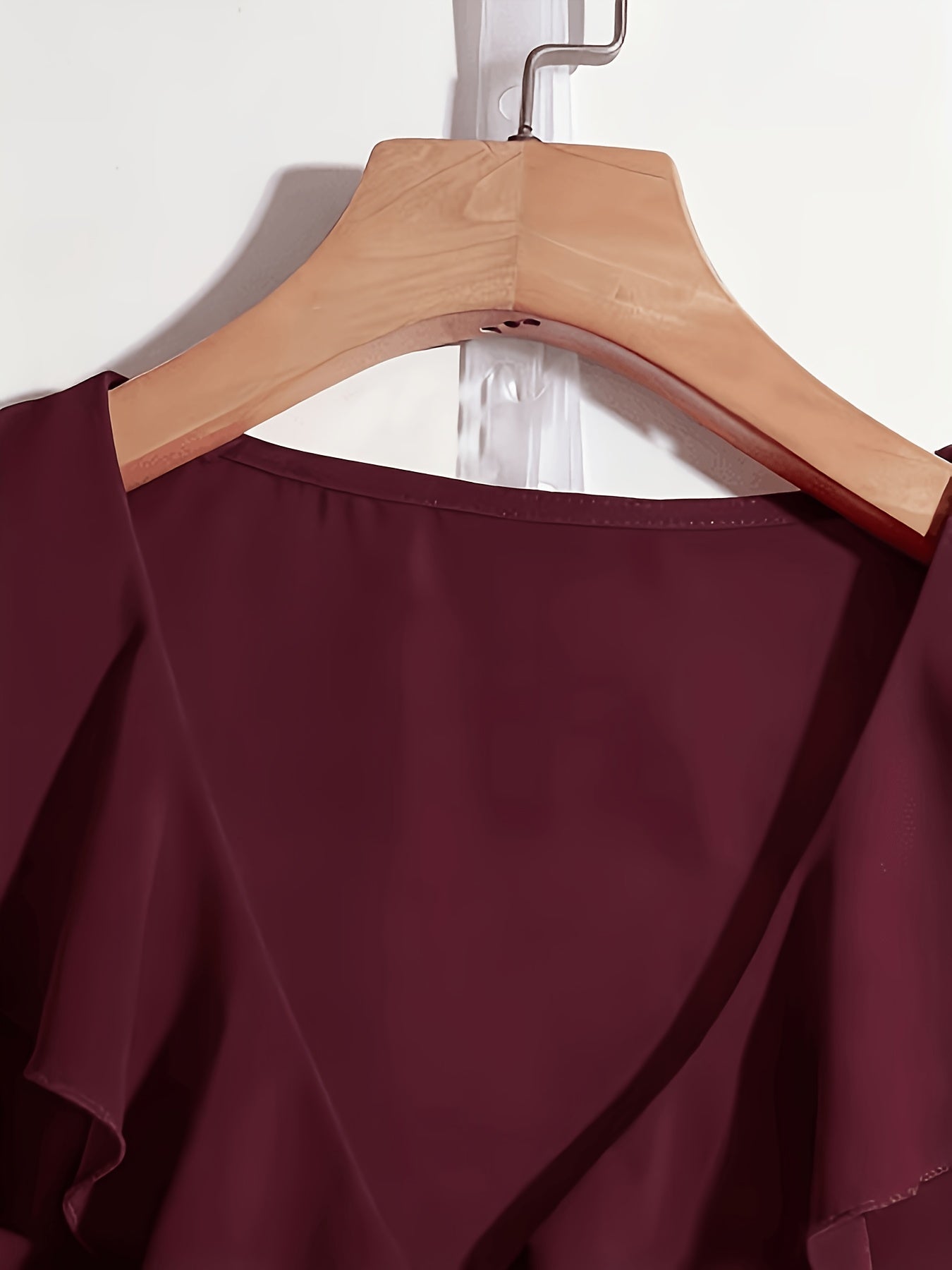 Women's ruffled blouse with frills and puff sleeves – Elegant vintage style for office and leisure