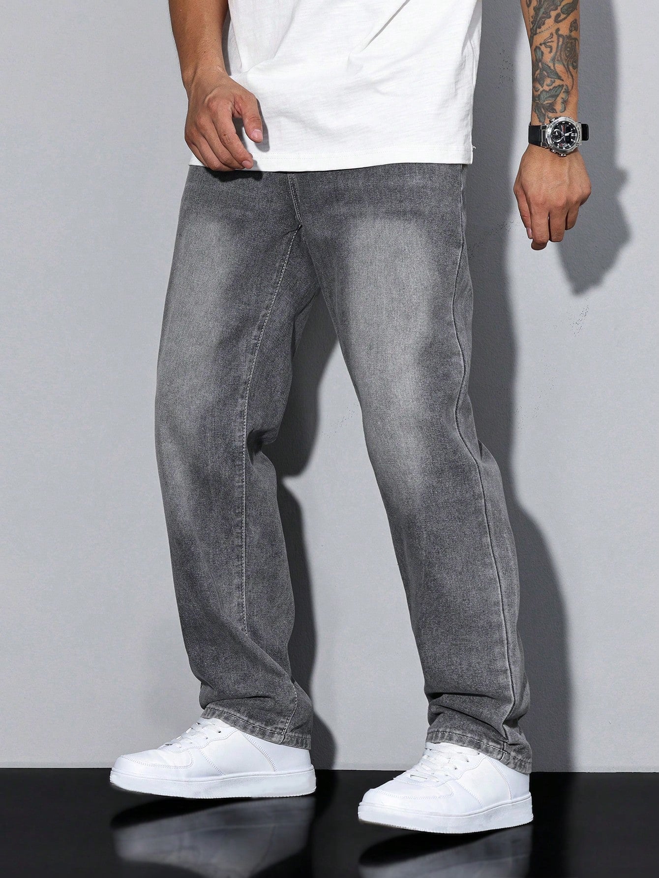 Men's Relaxed Fit Straight Jeans – Comfortable Casual Wear in Urban Style