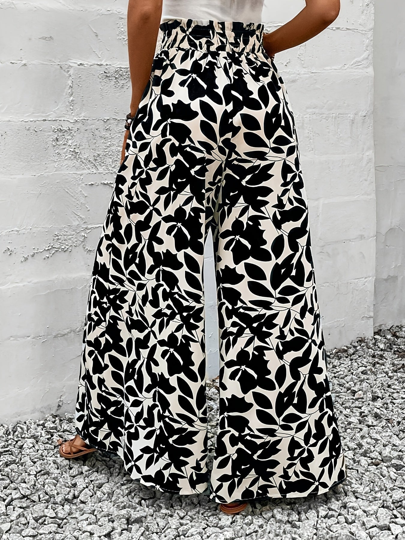 Women's Wide-Leg Pants with Paperbag Waist and Tropical Leaf Print – Perfect for Summer, Leisure & Vacation