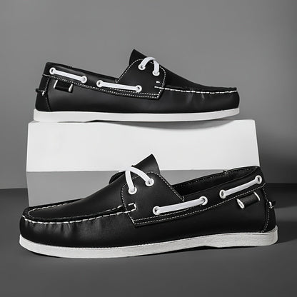 Men's boat shoes in classic moccasin style – Elegant casual shoes for everyday and leisure use