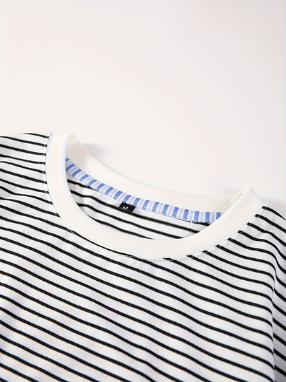 Men's T-Shirt with Classic Stripes – Timeless Design for Everyday and Leisure
