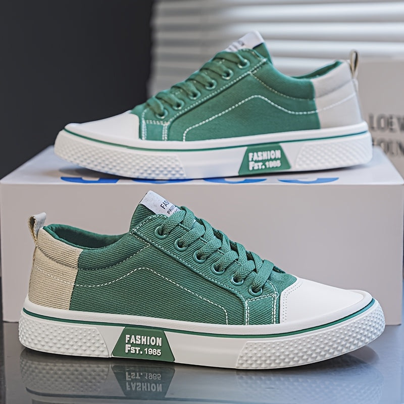 Men's low-top sneakers in retro skater style for leisure and everyday wear