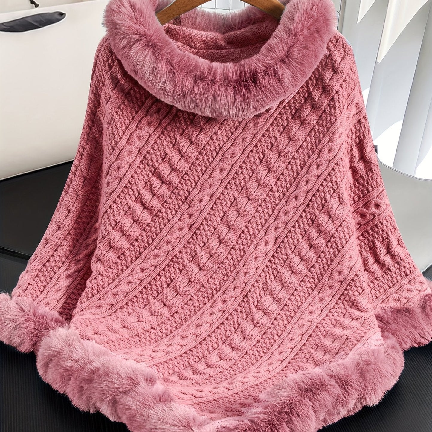 Poncho Damen Strick Zopfmuster mit Kunstpelzbesatz Marineblau