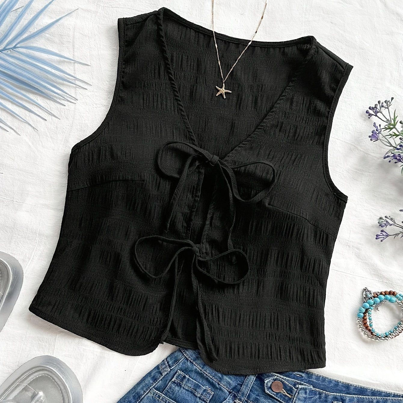 Women's sleeveless vest with tie and crinkle look – Boho streetwear for leisure & vacation