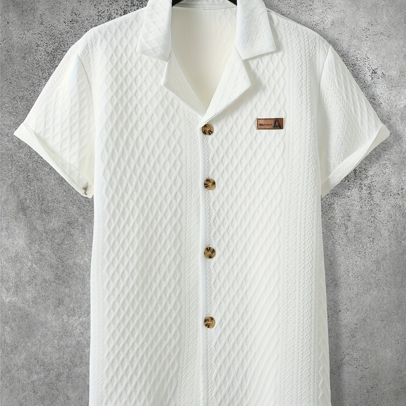 Men's short-sleeve shirt with textured pattern and notch collar – modern casual shirt for stylish occasions
