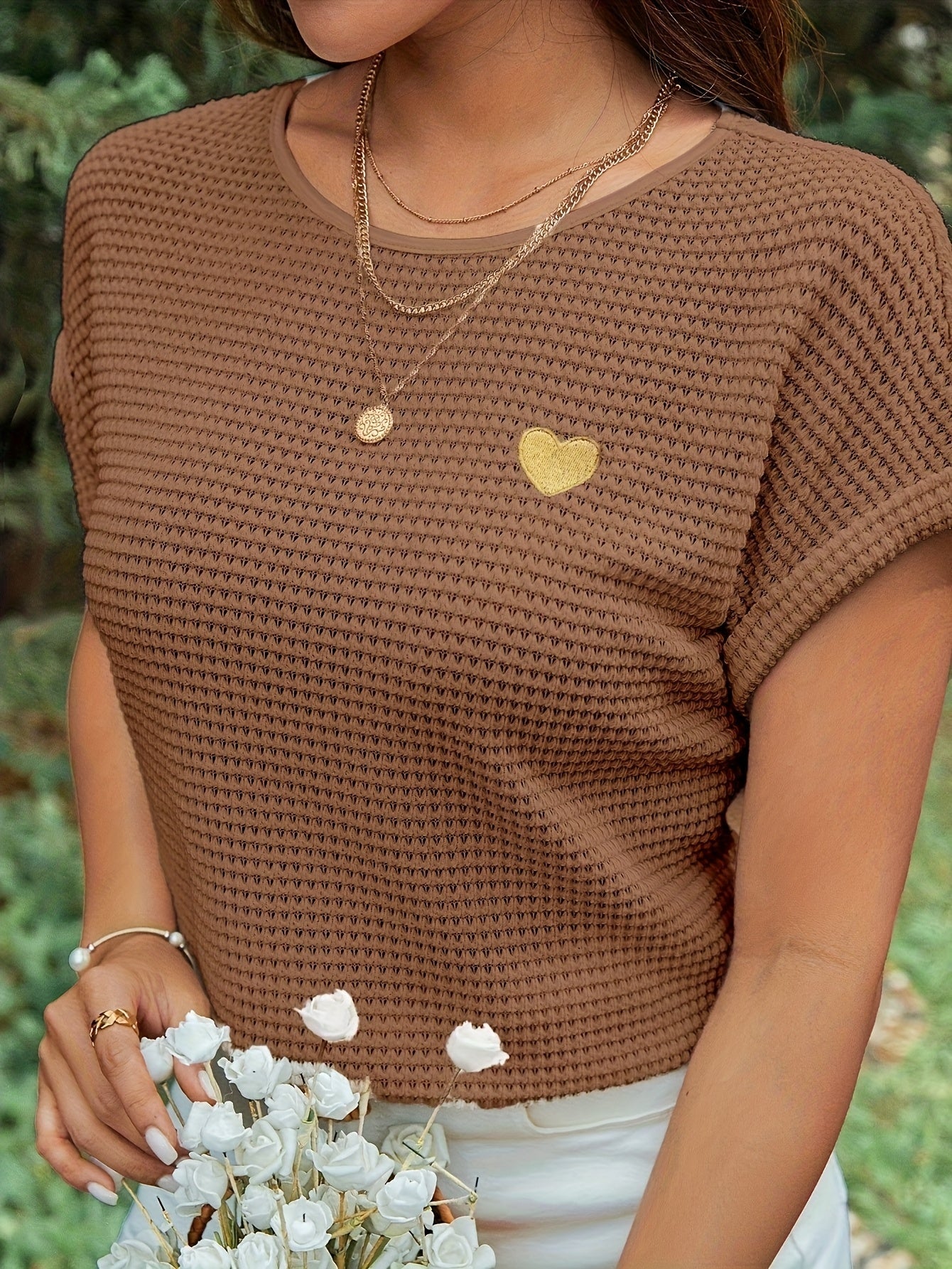 Damen Sommer Strick T-Shirt mit Herz-Detail – Eleganter Freizeitstil für Alltag und Urlaub