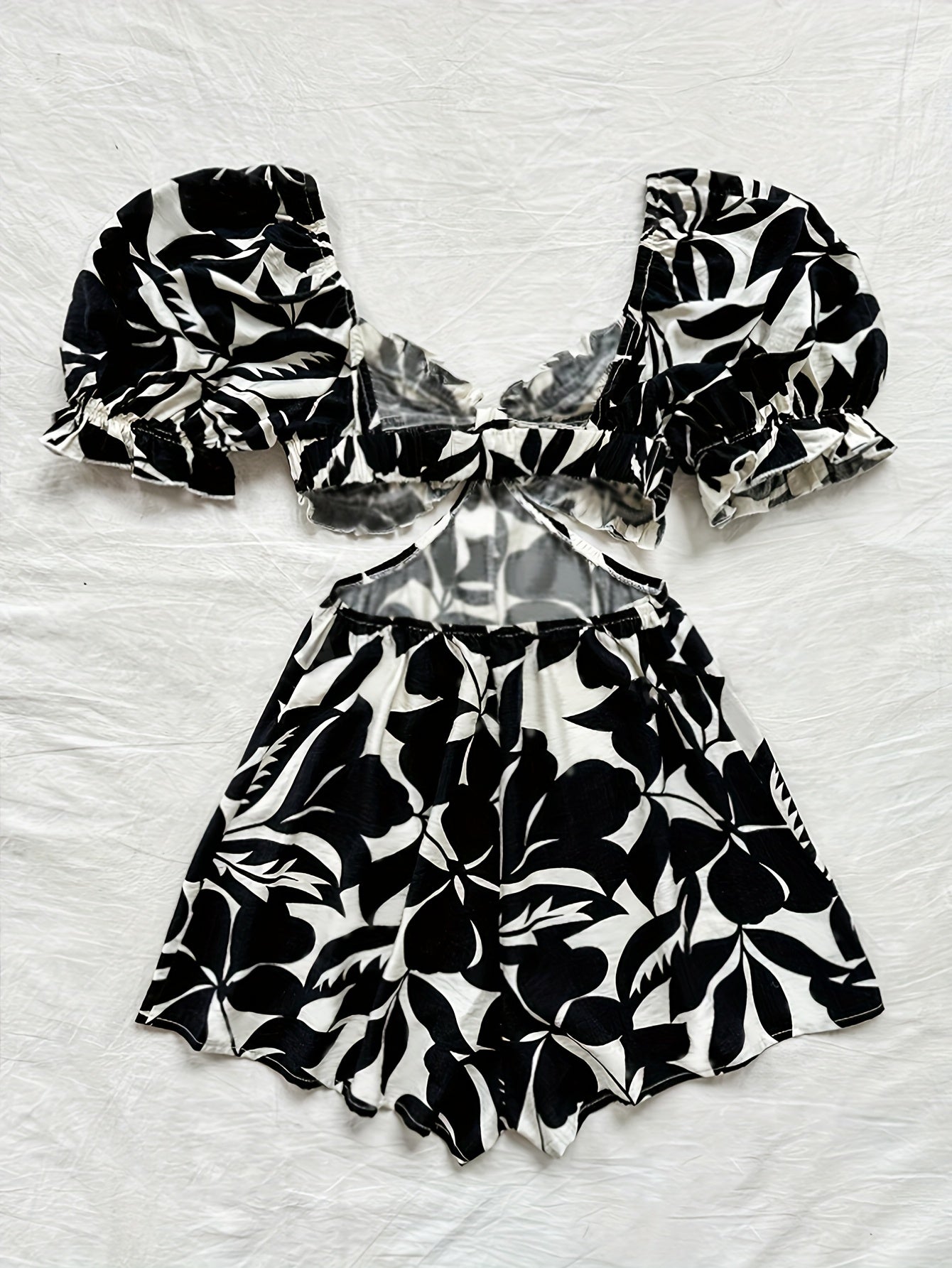 Damen Sommer Jumpsuit mit Puffärmeln und tropischem Blattmuster – Perfekt für Strand und Urlaub