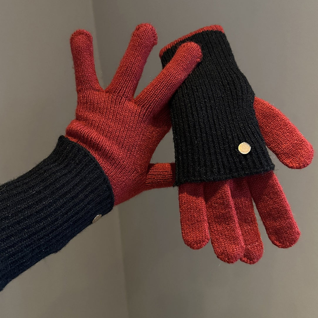 Two-tone knitted gloves with detachable mittens