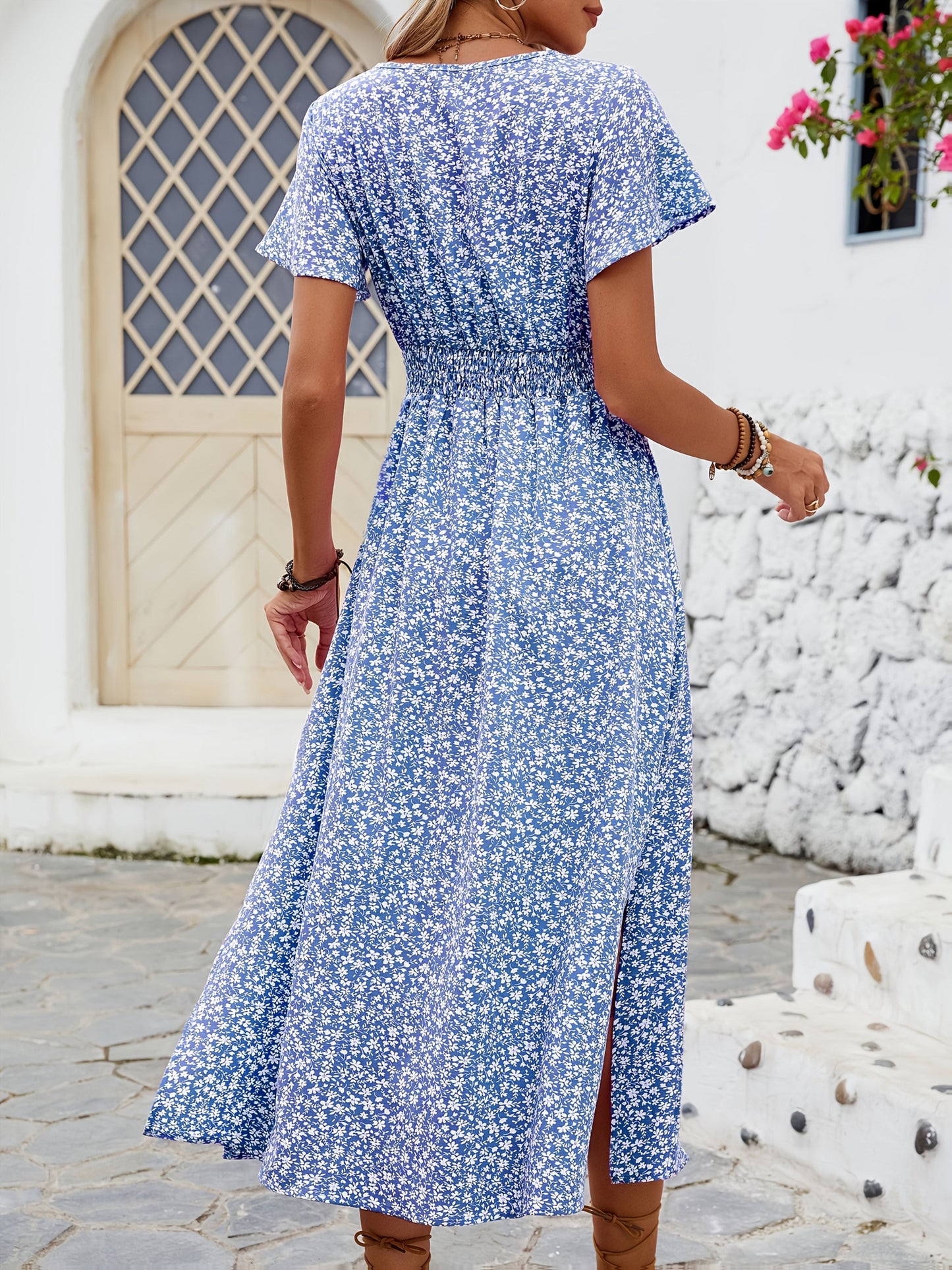 Damen Sommerkleid Elegant mit V-Ausschnitt und Blumenmuster – Perfekt für Freizeit, Urlaub und Alltag