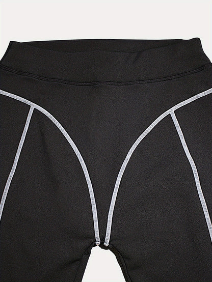 Black leggings with contrasting stitching, high waist