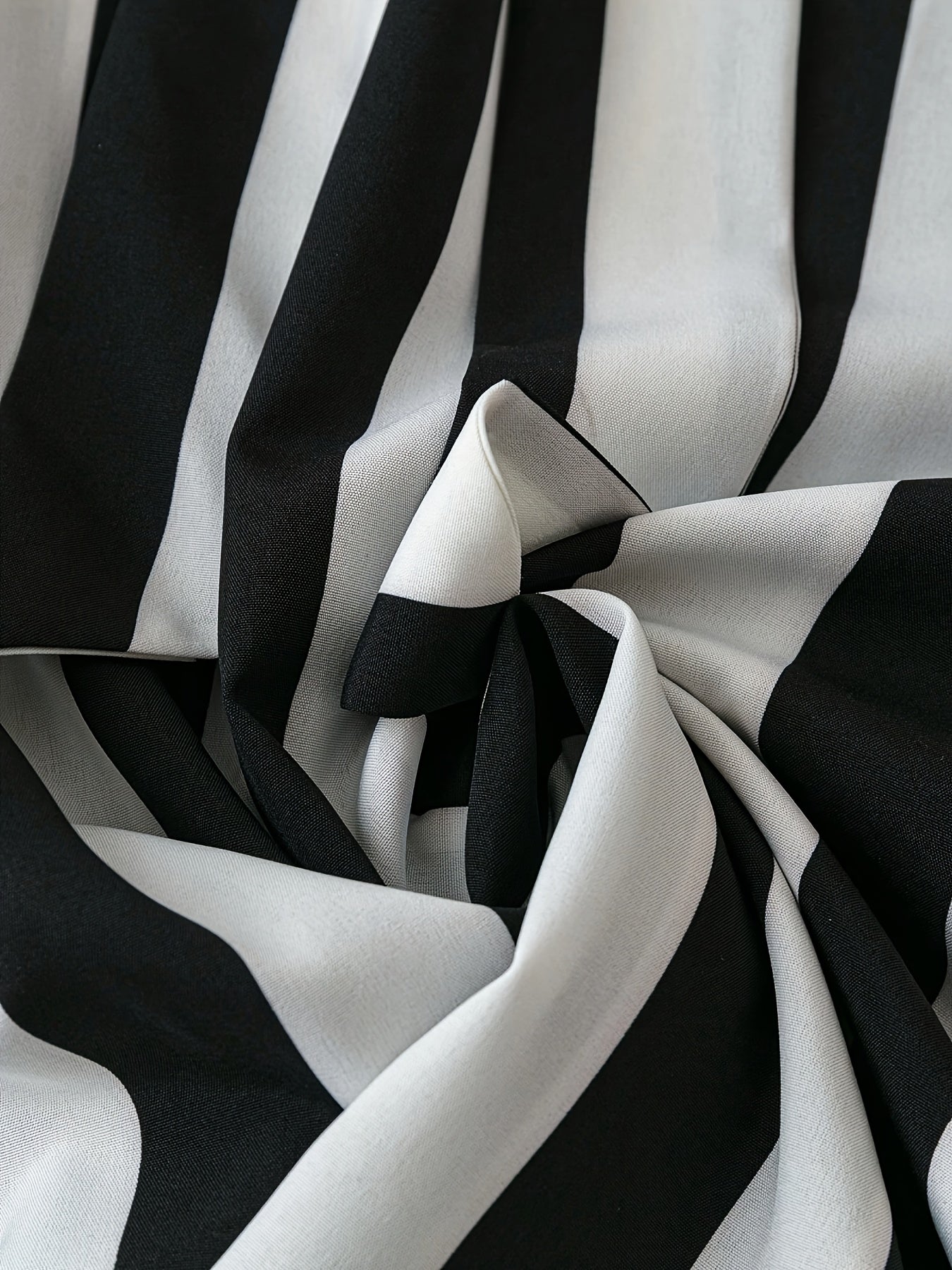 Women's Elegant Striped Blouse with Bow Collar and Ruffled Sleeves – Fashionable Top for Office & Everyday Wear