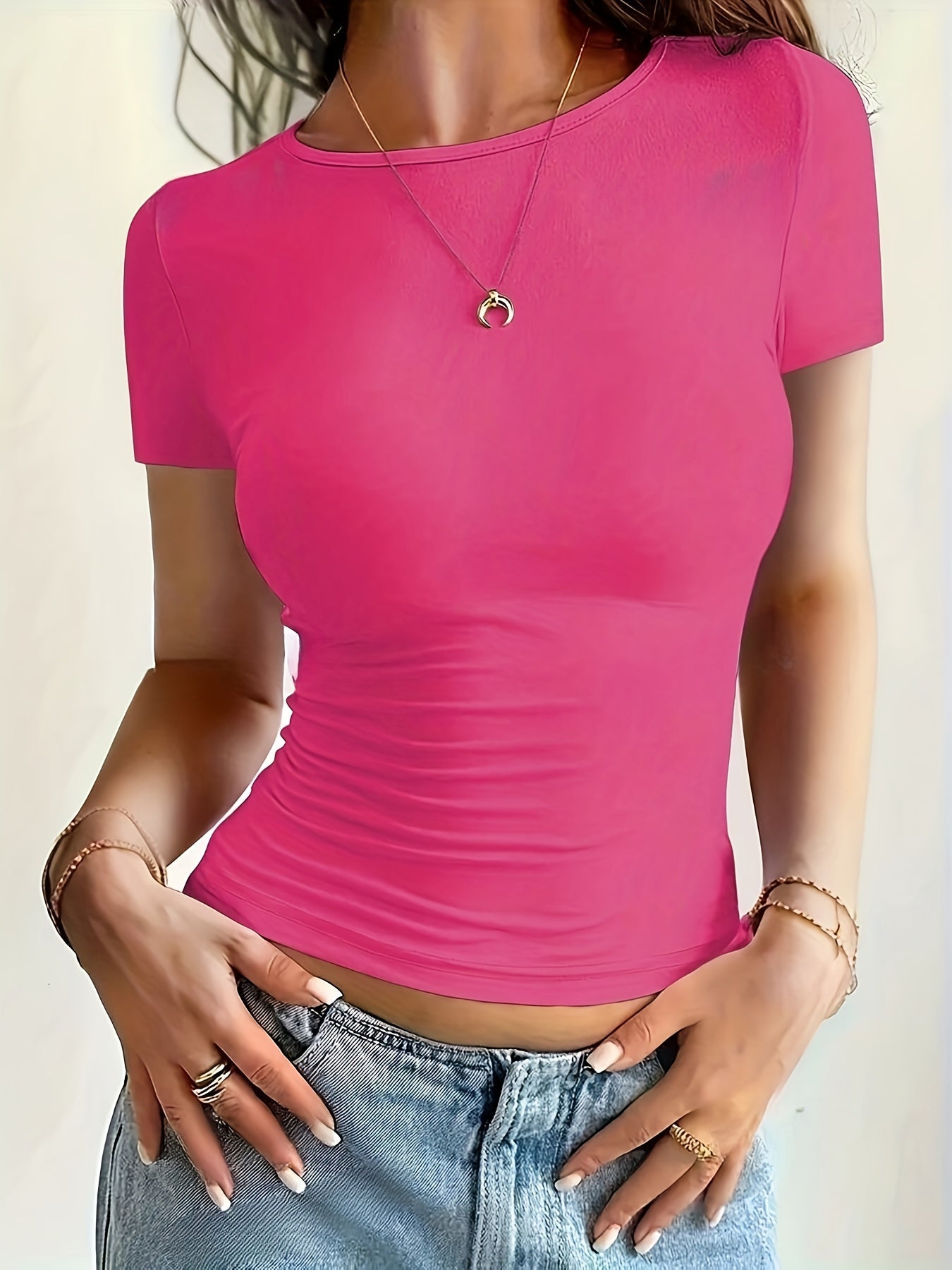 Women's Short-Sleeve Fitted Basic Top – Modern All-Purpose Shirt for Everyday and Leisure