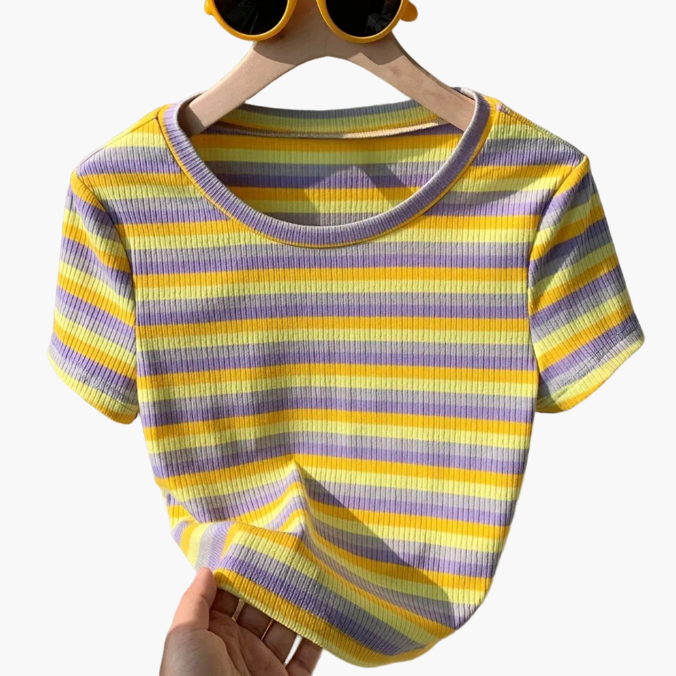 Women's Short-Sleeve T-Shirt with Stripe Pattern – Modern Casual Shirt in Retro Style