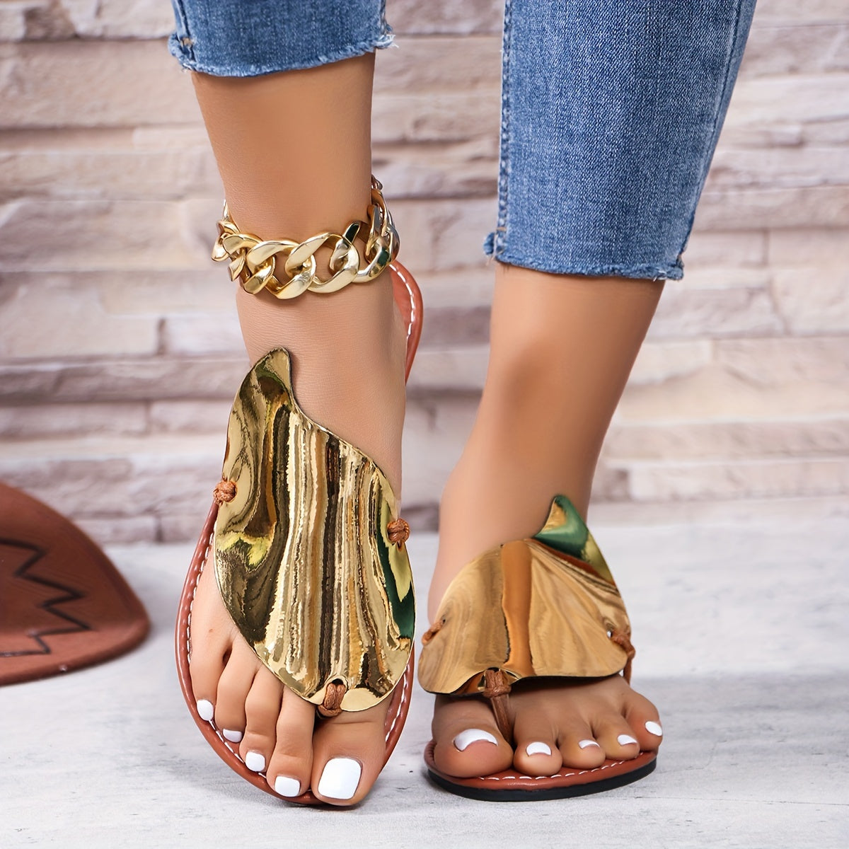 Women's Toe Separator Sandals Modern Casual Style – Flat Summer Shoes for Everyday and Vacation
