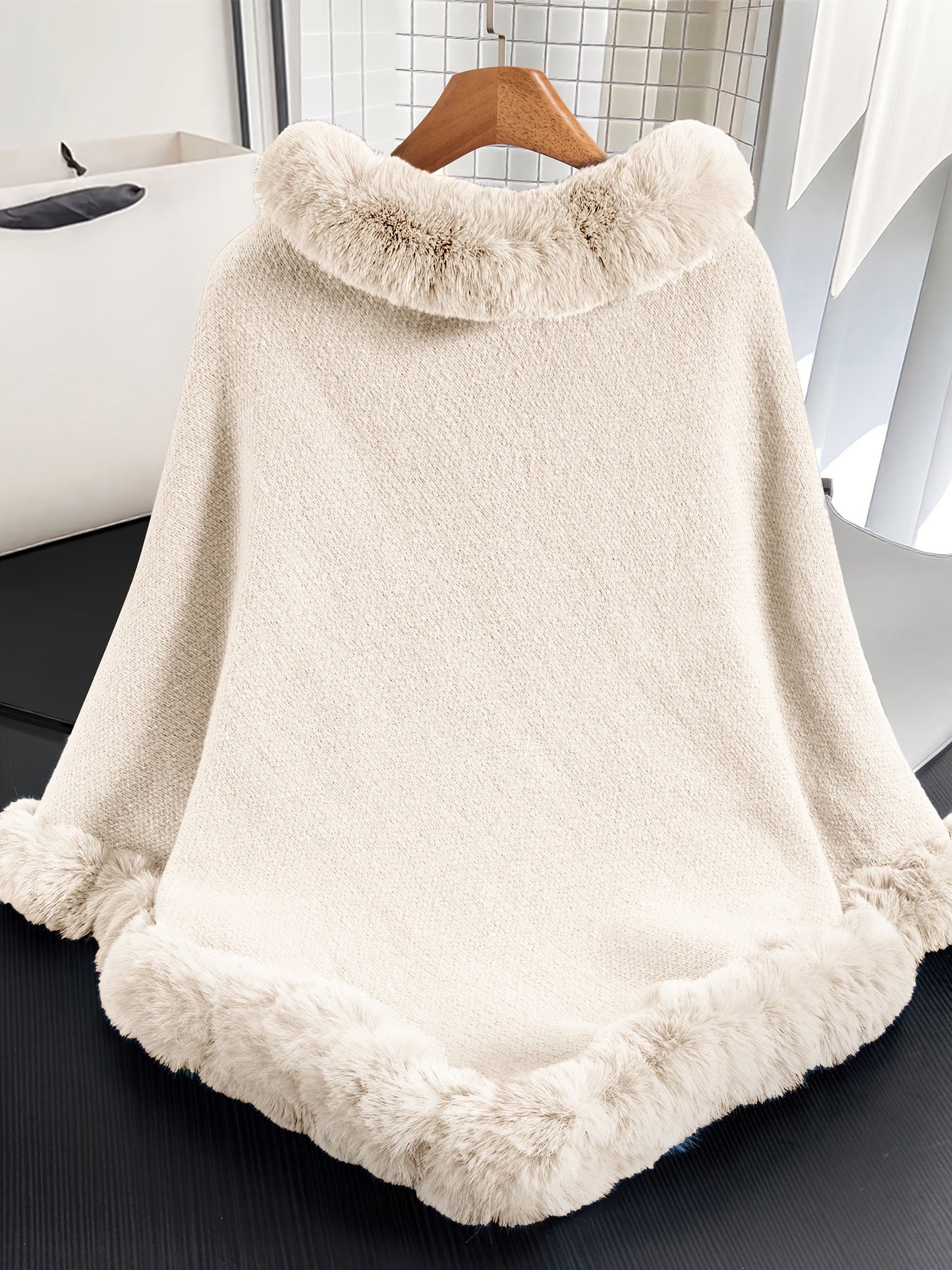 Poncho Damen Strick Zopfmuster mit Kunstpelzbesatz Marineblau