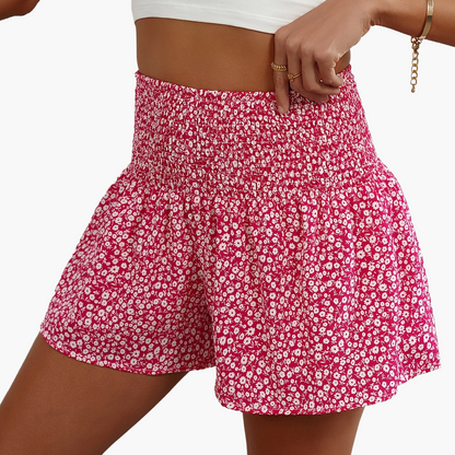 Women's summer shorts with floral pattern and smocked waistband – Casual high waist leisure pants