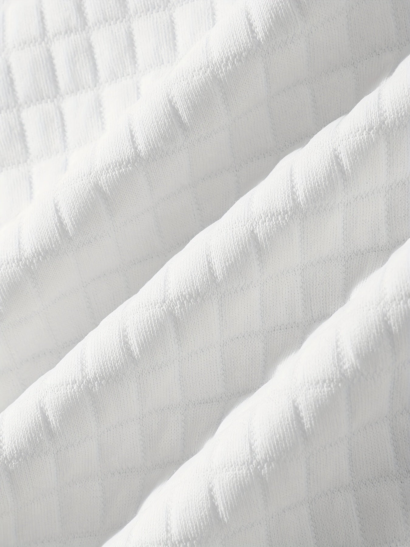 Men's two-piece set: quilted crew-neck pullover & jogging pants in white and black