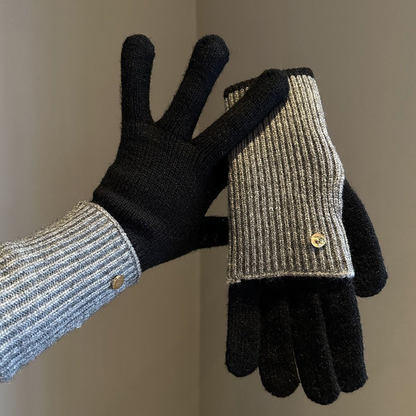 Two-tone knitted gloves with detachable mittens