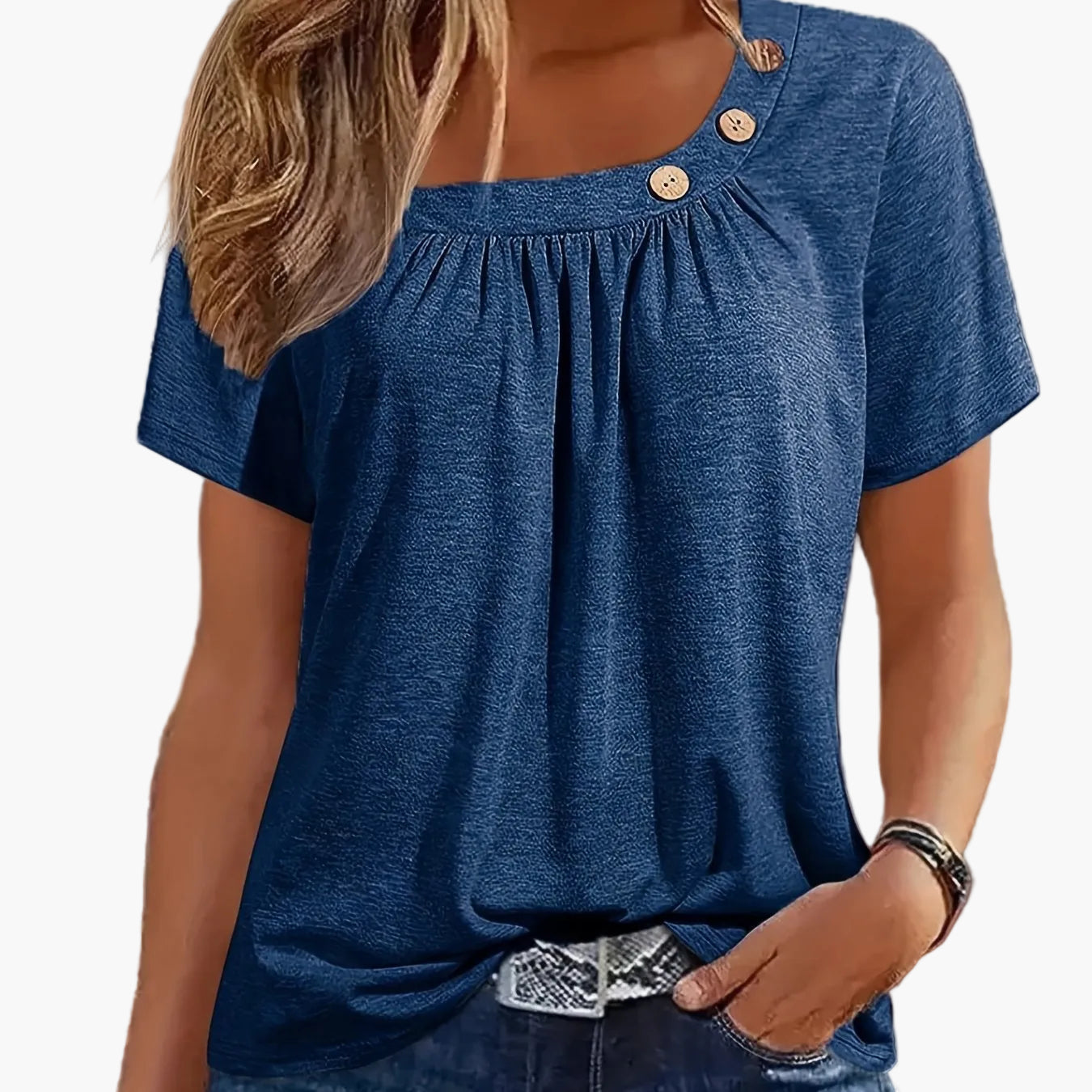 Damen Sommer-Shirt mit asymmetrischem Ausschnitt und Knopfdetails – Freizeit & Alltagsstil