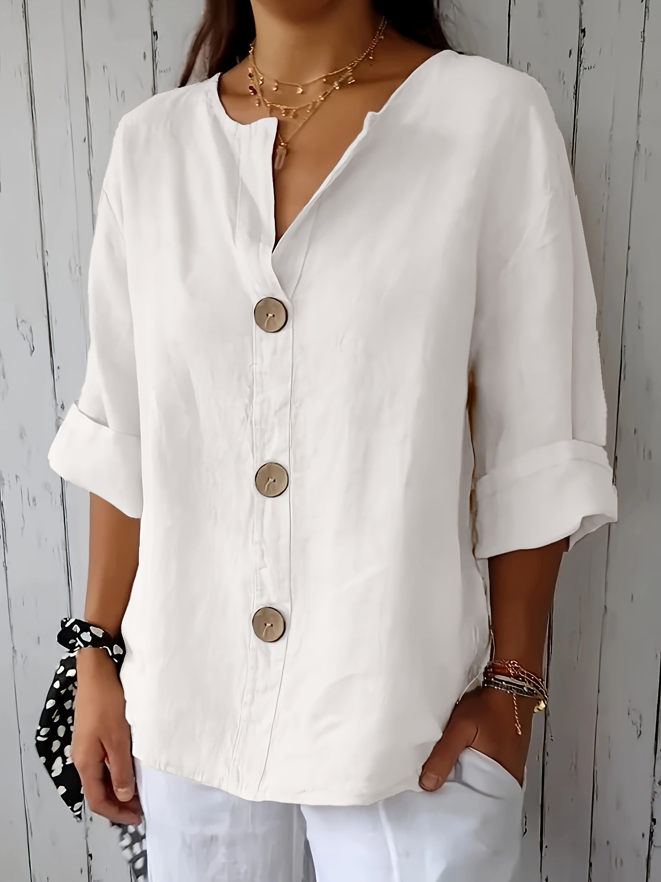 Women's blouse with large buttons and loose fit – everyday & office, casual style