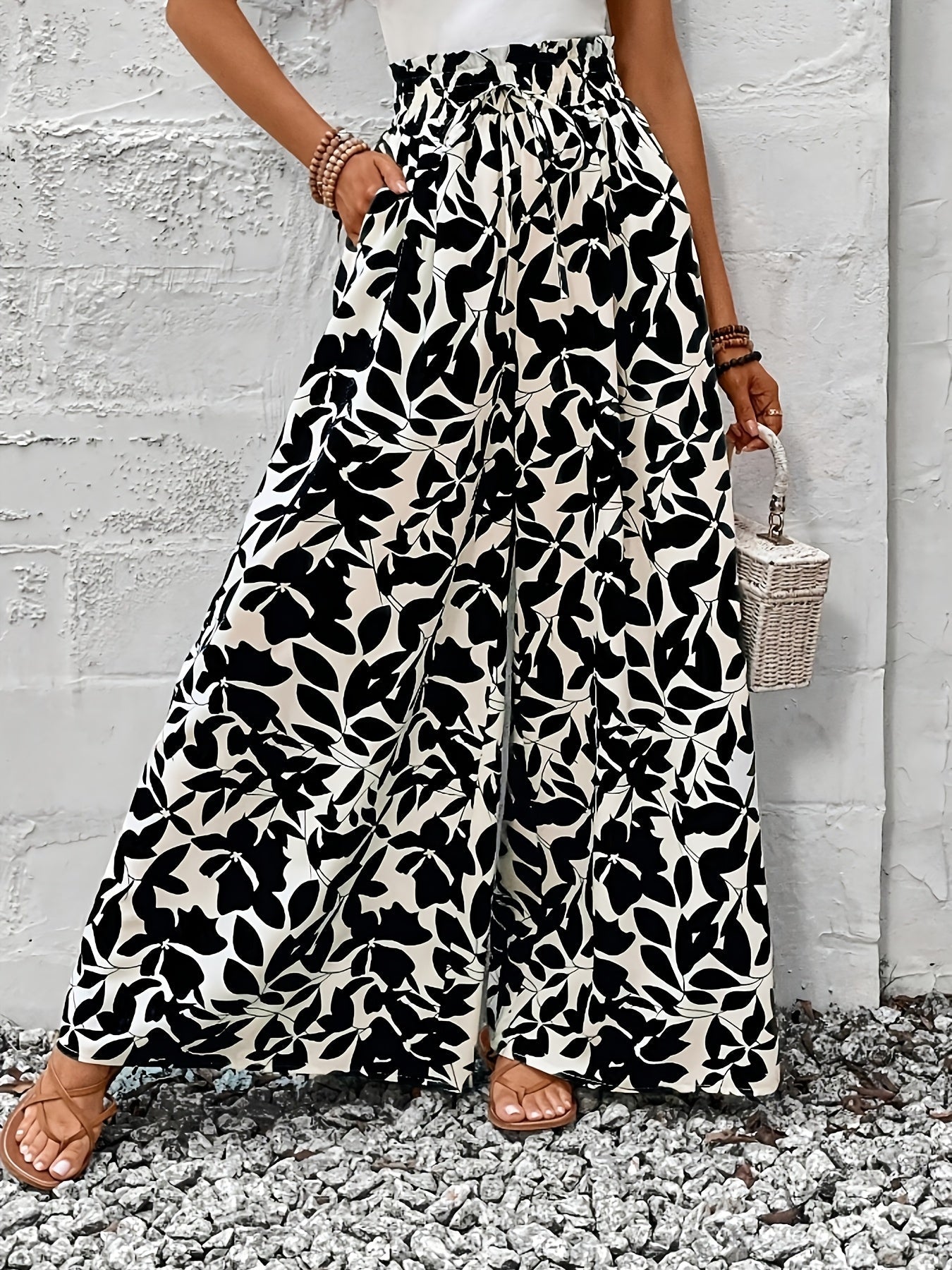 Women's Wide-Leg Pants with Paperbag Waist and Tropical Leaf Print – Perfect for Summer, Leisure & Vacation
