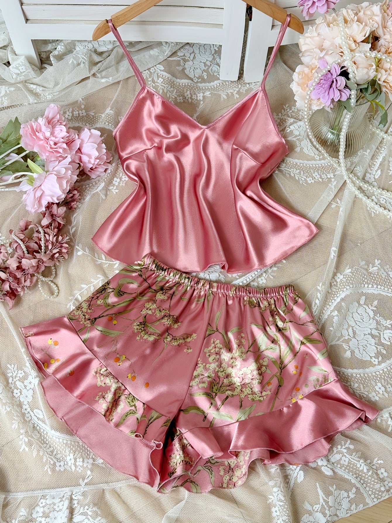 Women's pajama set with floral pattern and ruffles – summer nightwear in an elegant style