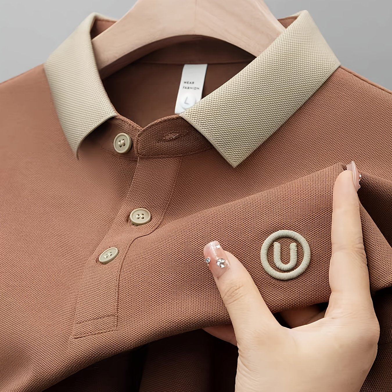 Men's Polo Shirt with Contrast Collar and Embroidery – Fashionable Casual Look