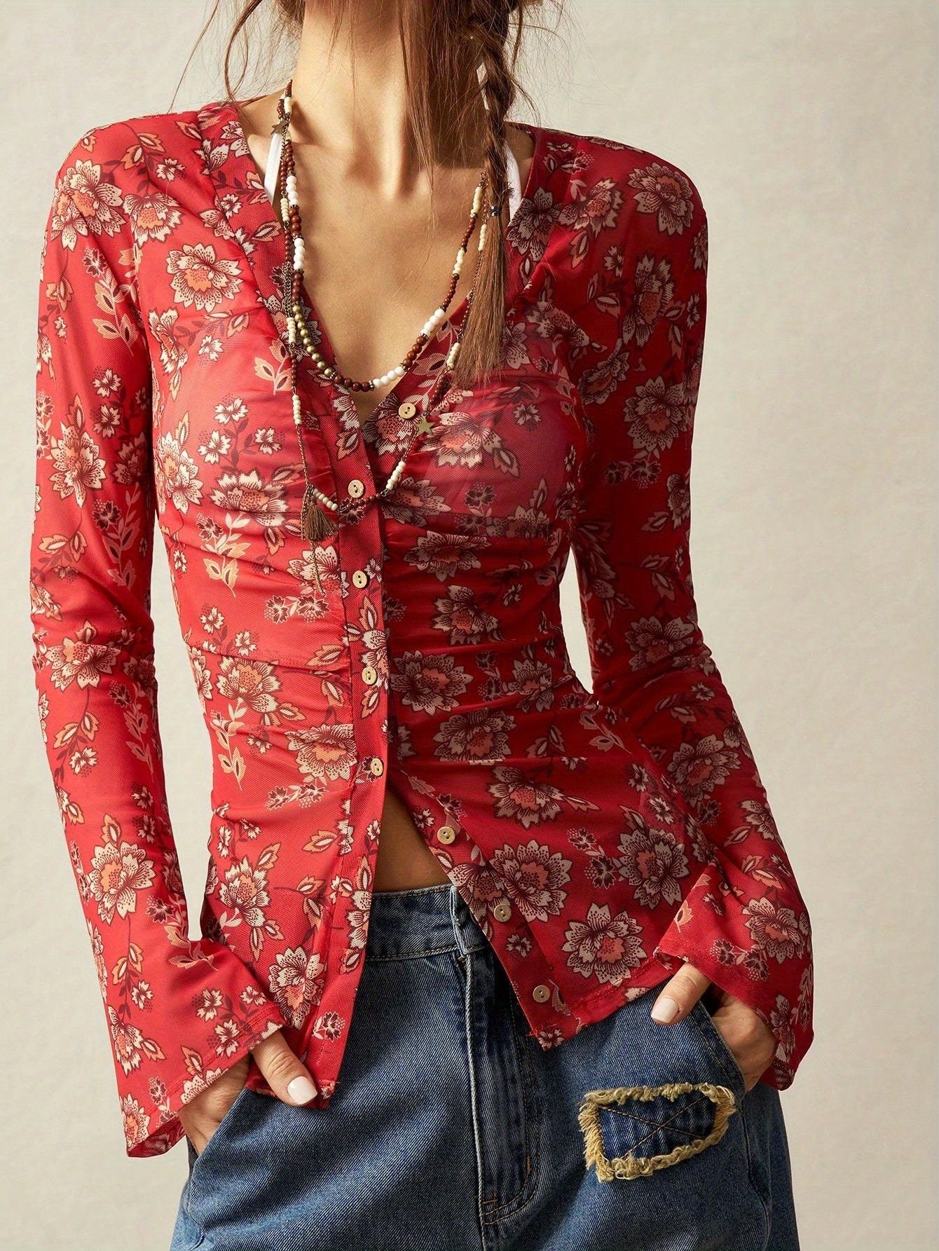 Women's blouse cardigan with floral pattern in vintage style for everyday and leisure use