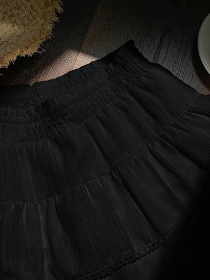 Women's summer mini skirt with ruffles and elastic waistband – Playful boho style for leisure and vacation
