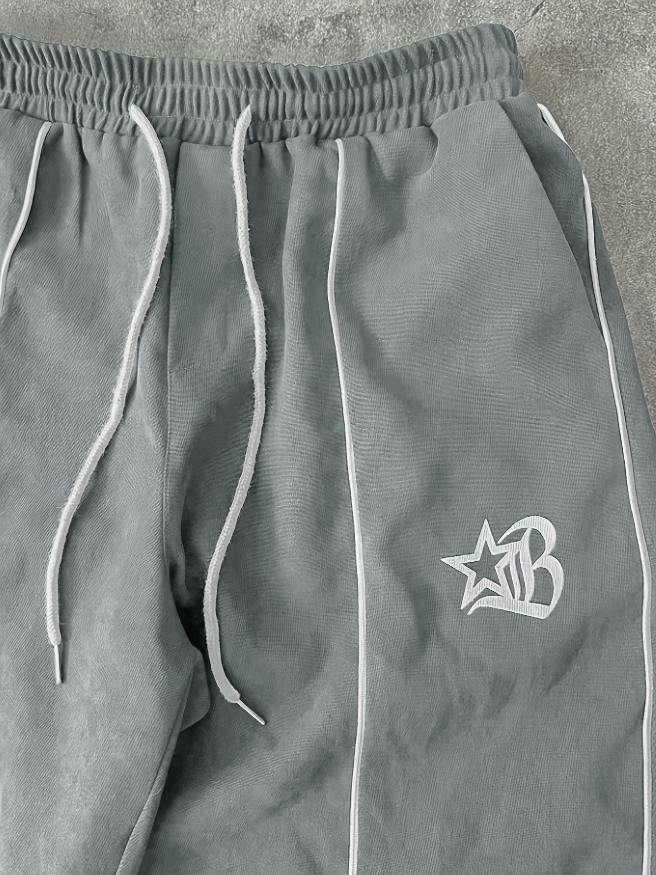 Unisex tracksuit with zip-up jacket and pants, contrast stripes