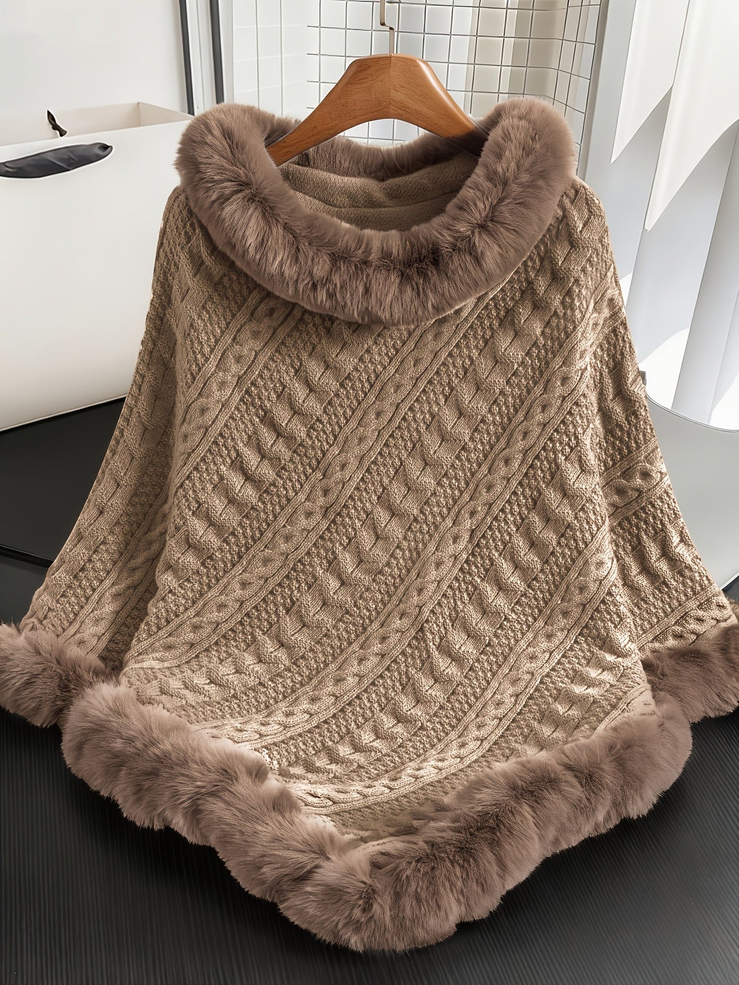 Poncho Damen Strick Zopfmuster mit Kunstpelzbesatz Marineblau