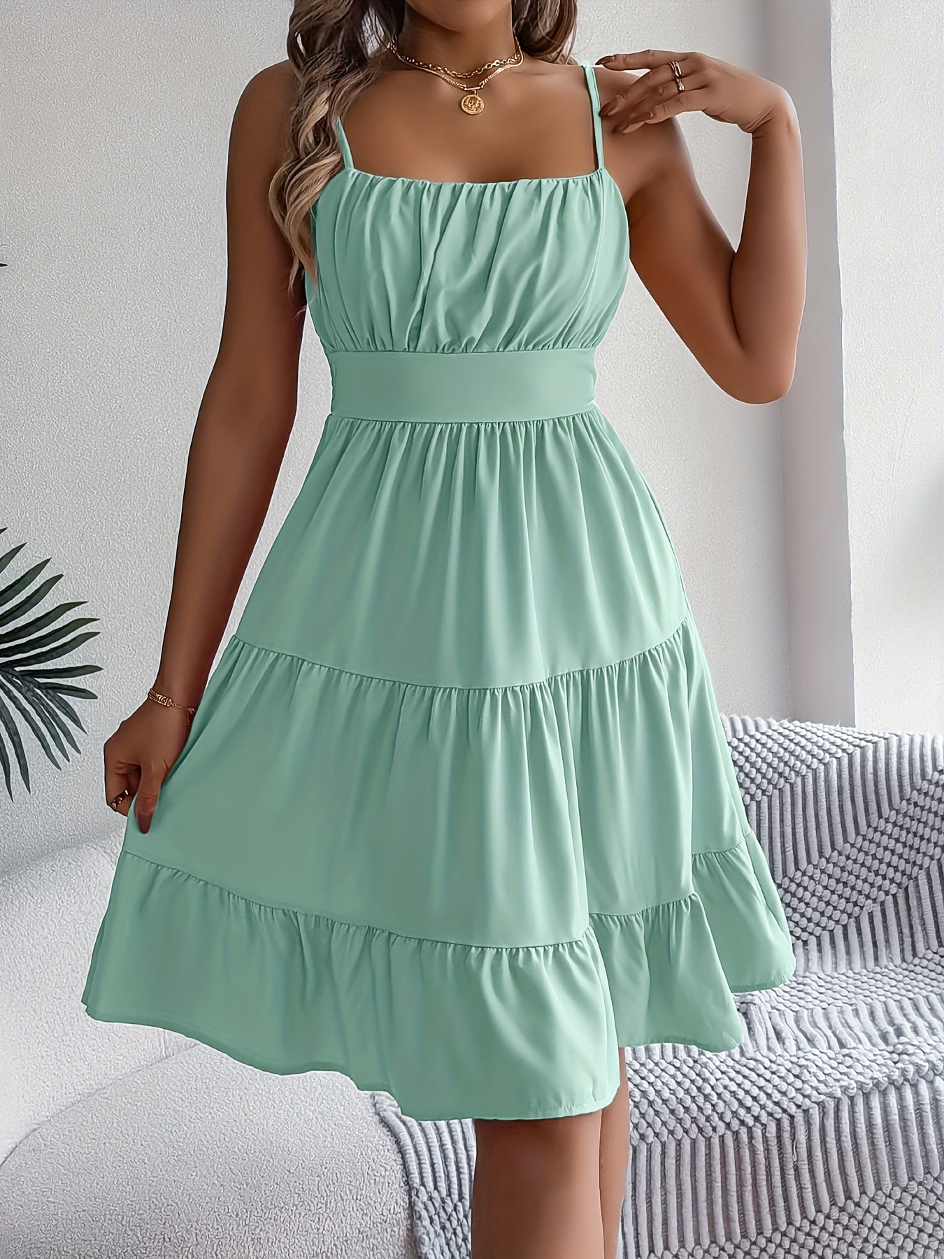 Women's summer dress with spaghetti straps and ruffles – Perfect for vacation and leisure