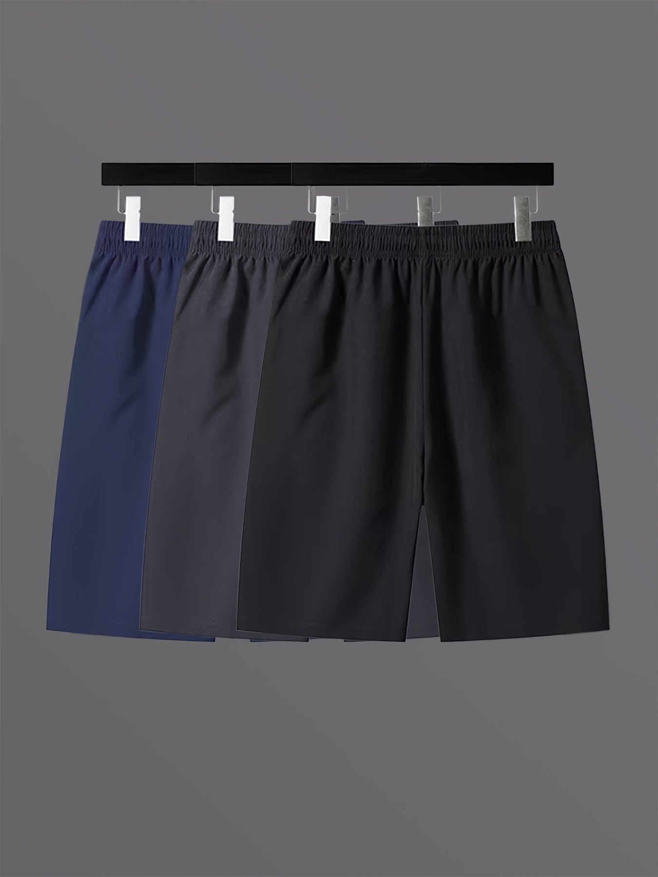 Men's sports shorts with zippered pockets for leisure and training