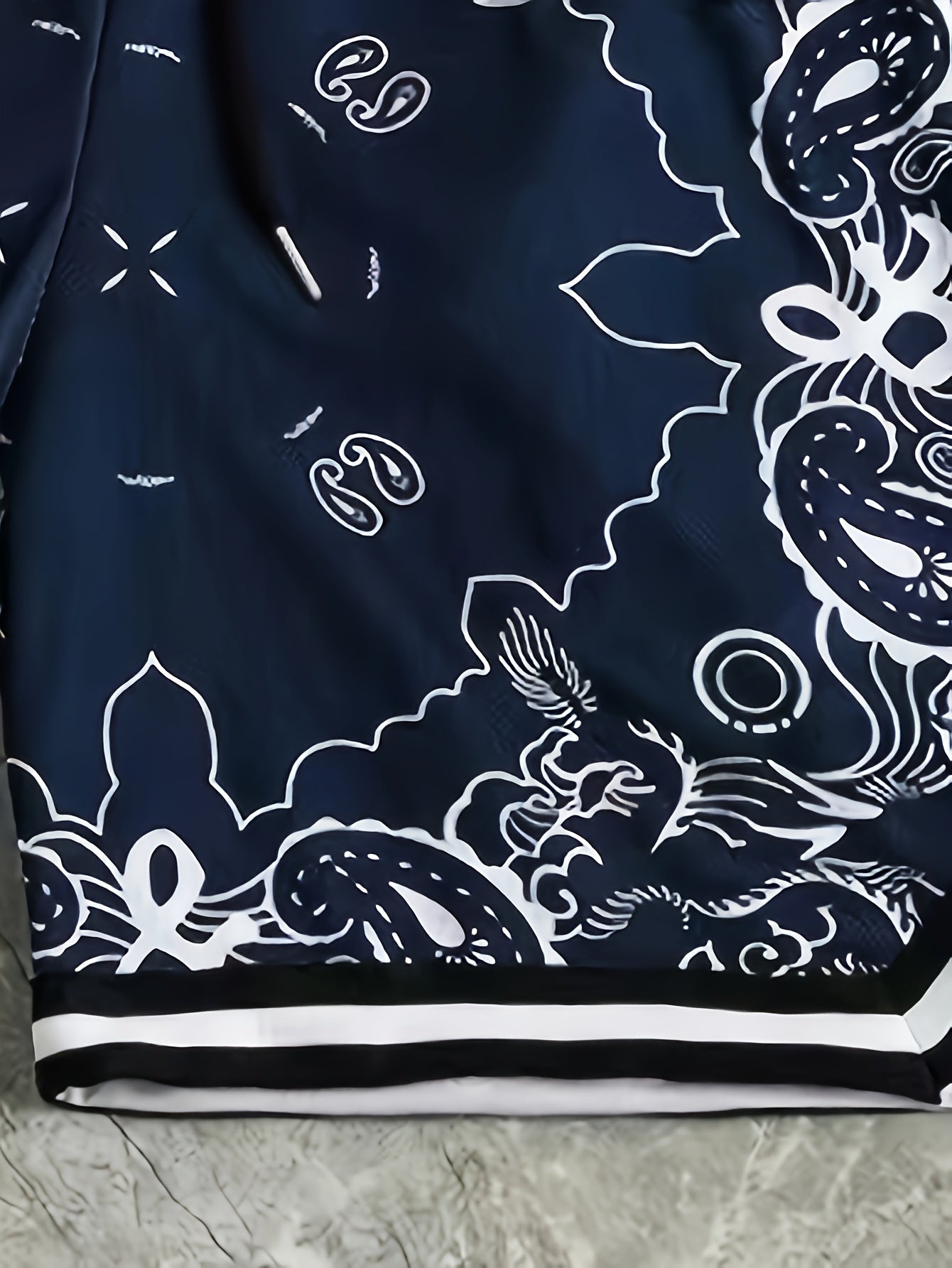 Herren Streetwear Basketball Shorts mit Paisley Print – Sportliche Freizeithose für Alltag & Training