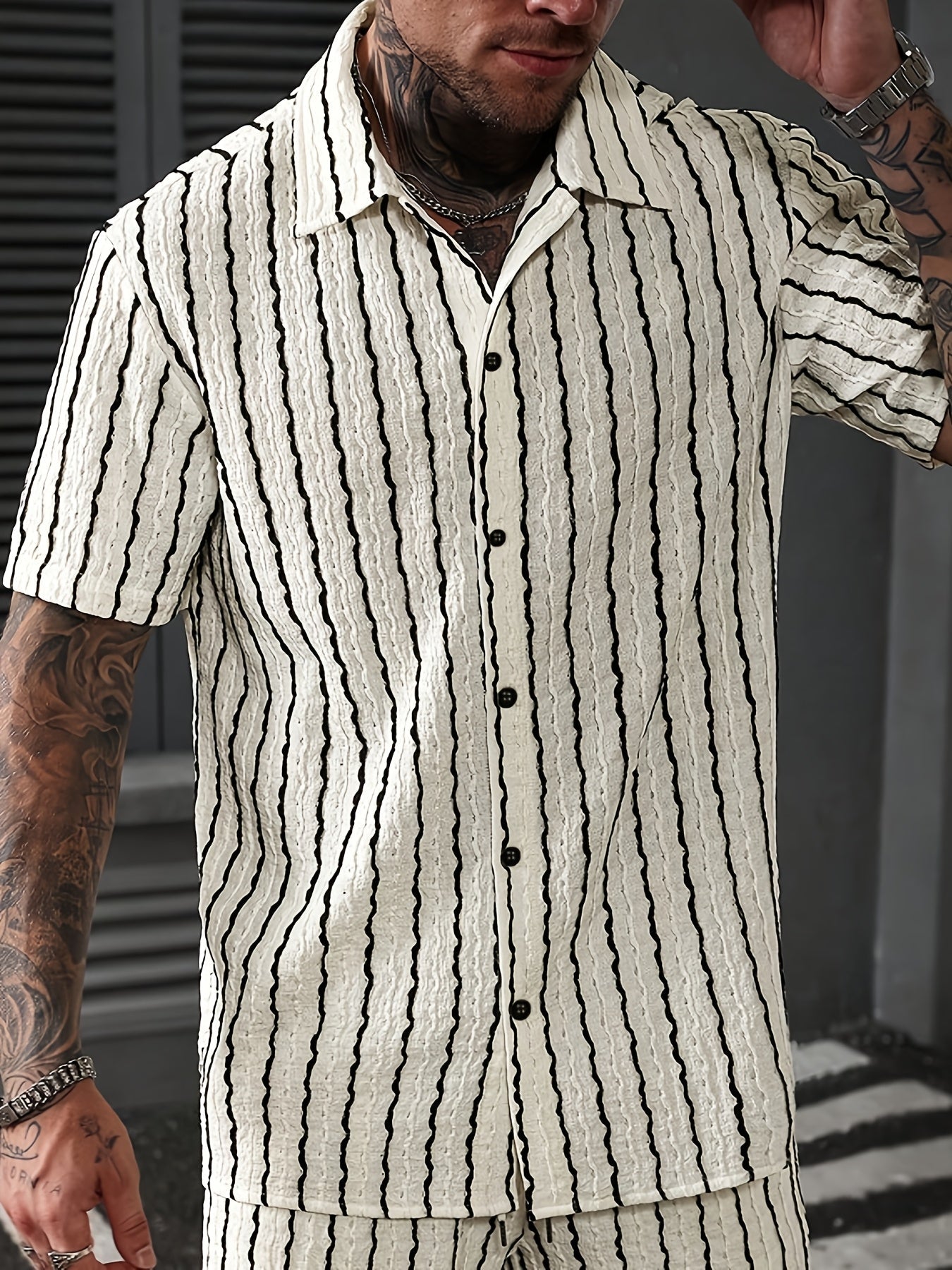Men's Short-Sleeve Striped Shirt – Modern Summer Shirt for Leisure & Vacation