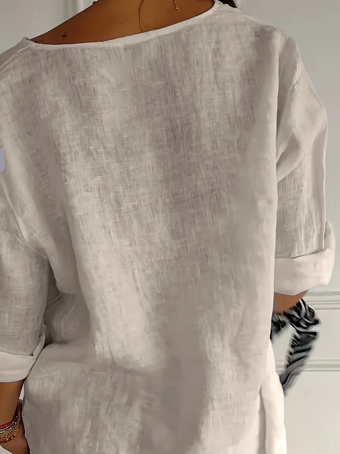 Women's blouse with large buttons and loose fit – everyday & office, casual style
